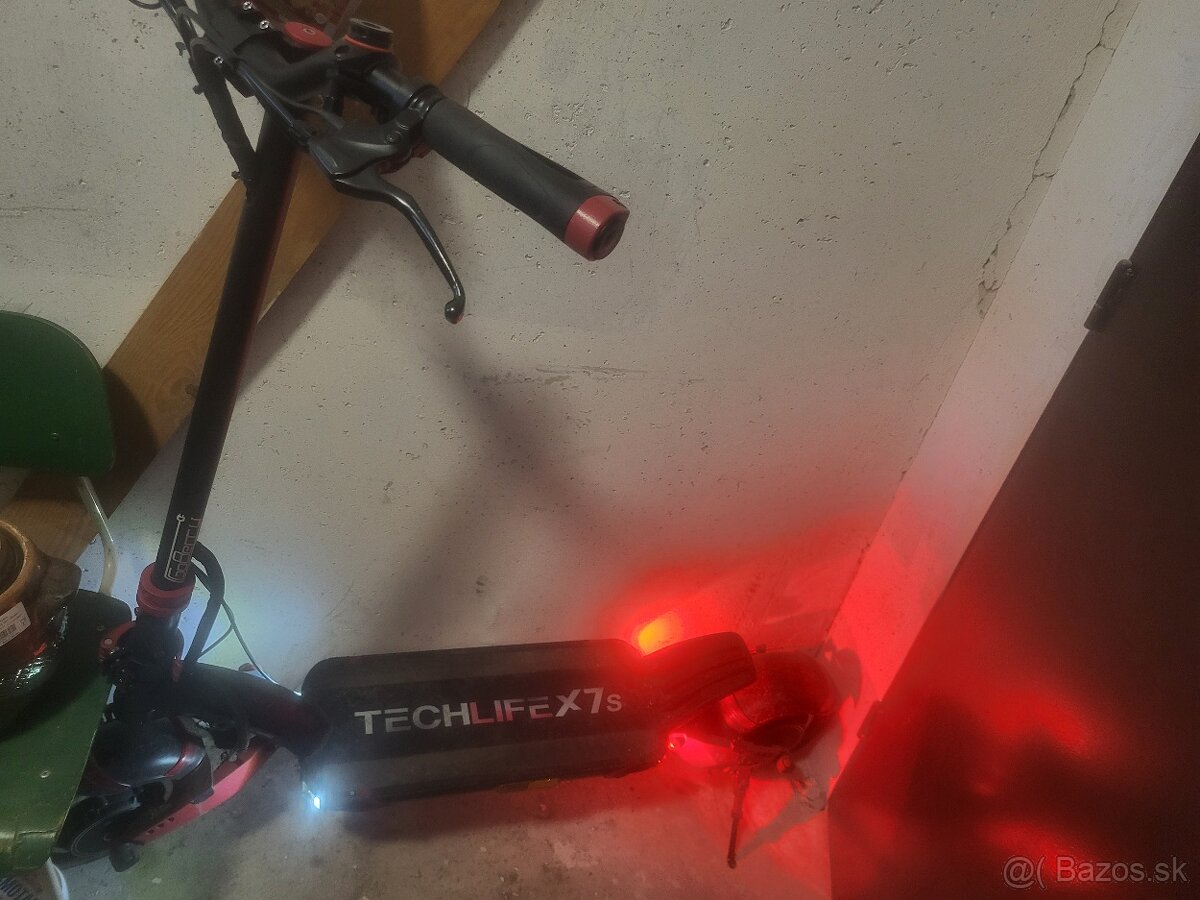 Predam kolobezku Techlife X7S - 2