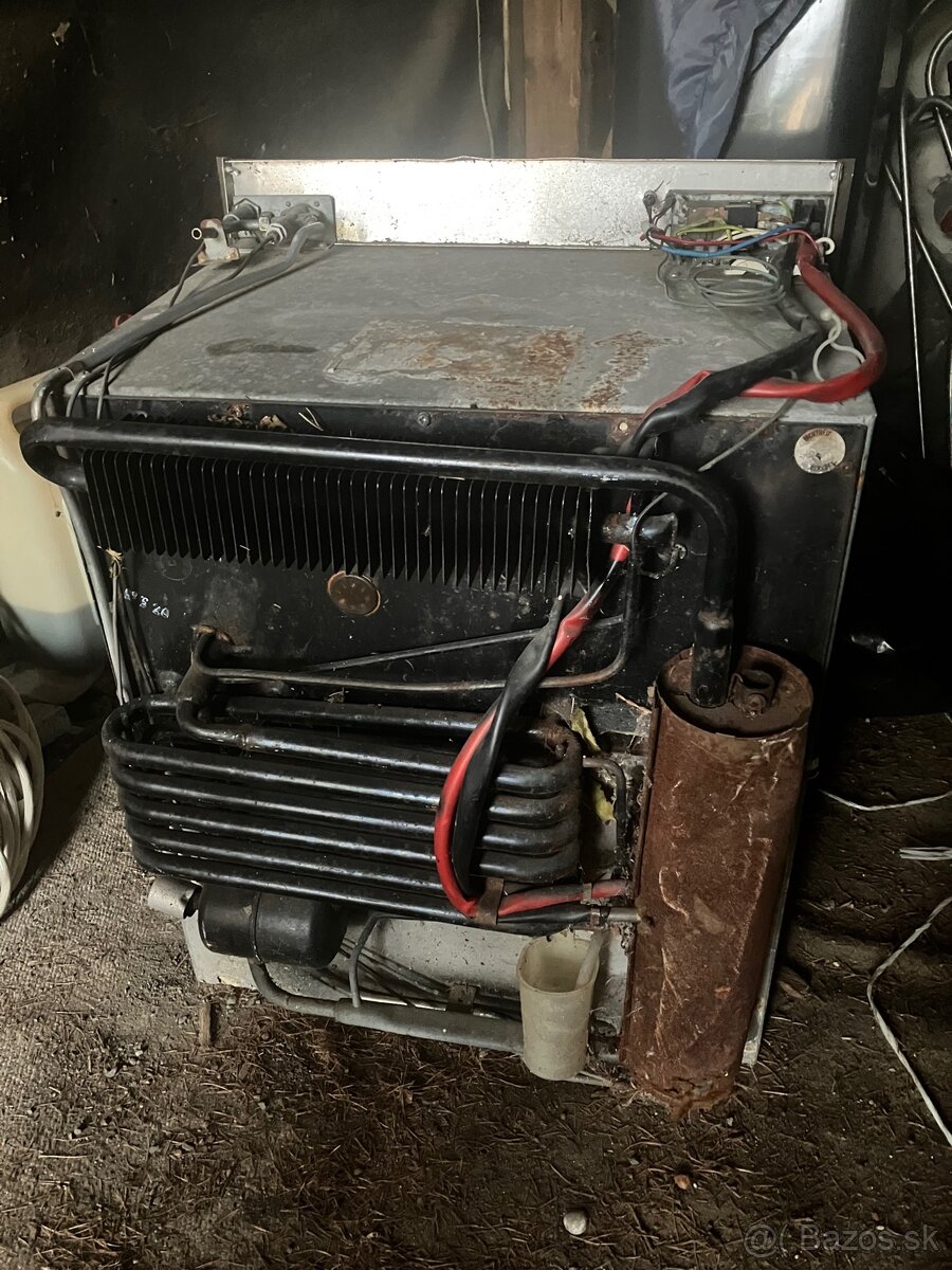 Ladnicka na plyn 12v a220v do Karavanu - 2