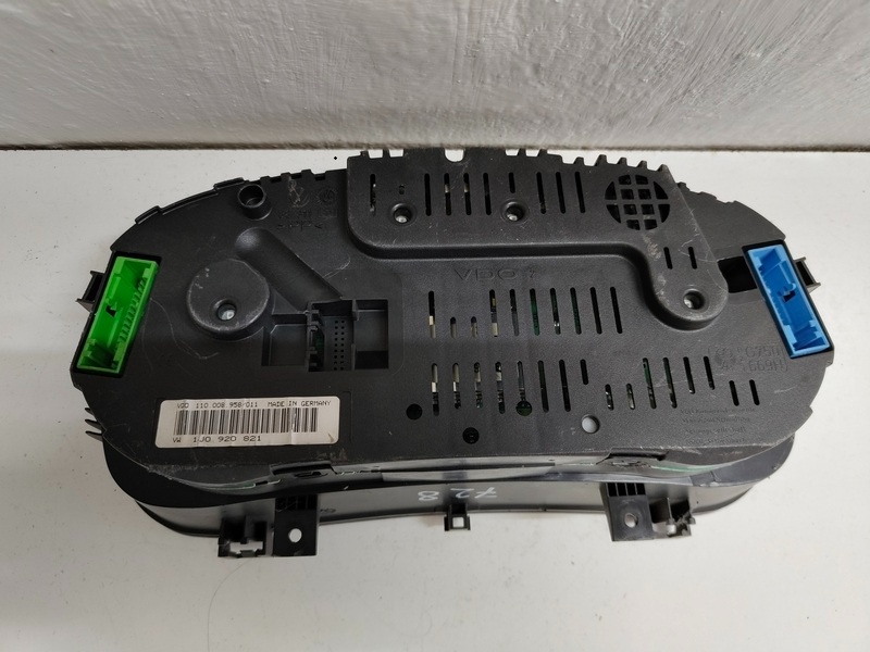 Tachometer VW Golf IV 1J0920821 30€ - 2