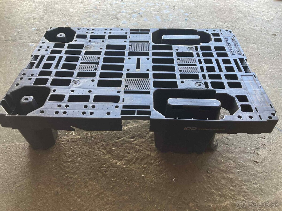Predám plastové palety - 2