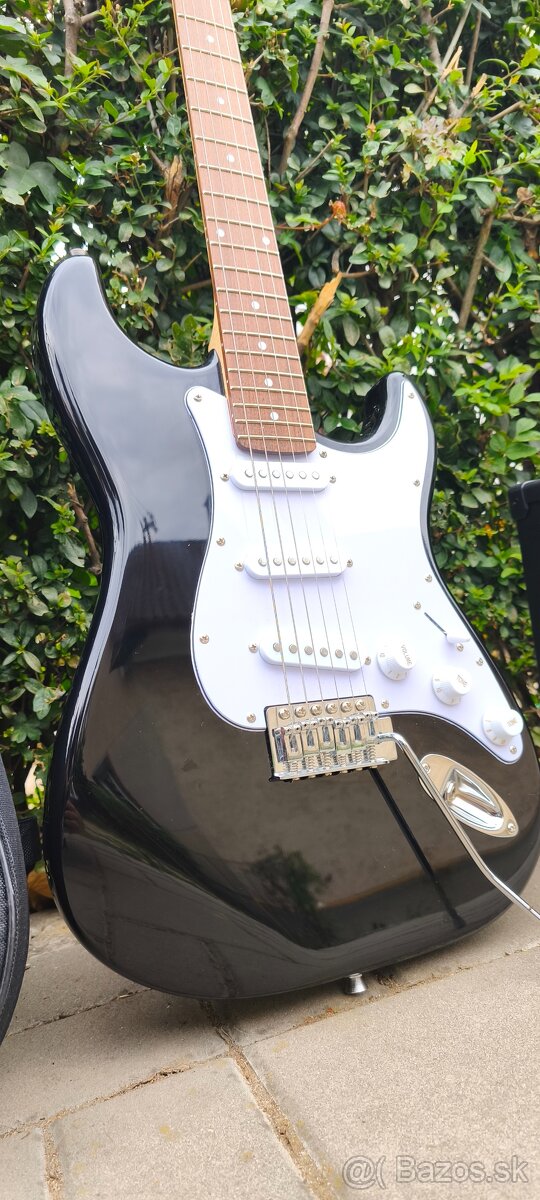 Predám set elektrickej gitary Stratocaster ST-230 + kombo - 2