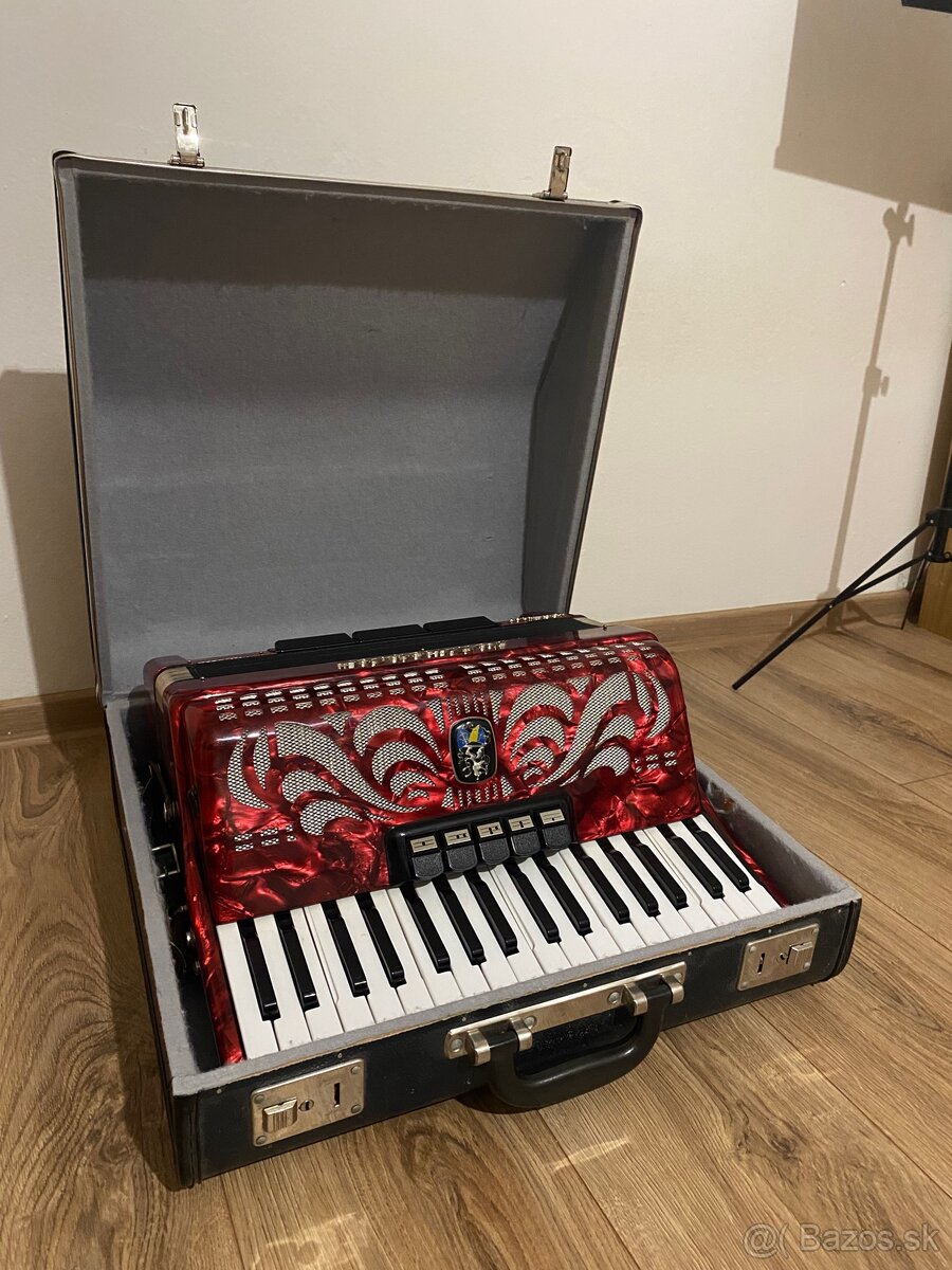 Akordeón Weltmeister Caprice 80-basový - 2