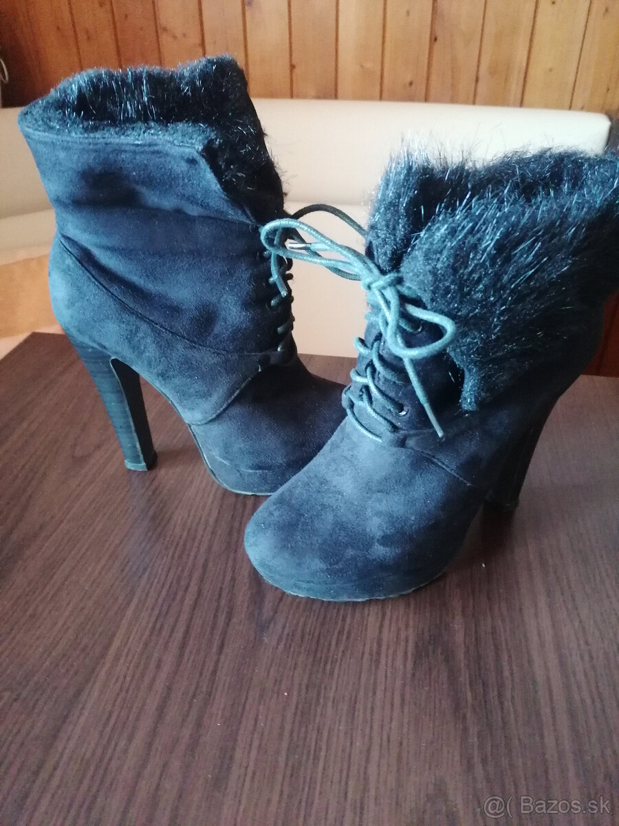 Čierne kotníčky s kožušinou veľ 37 - 2