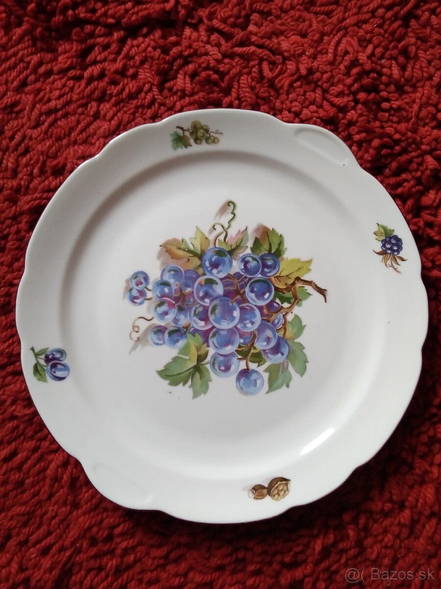 Predám staré porcelánové taniere 27cm 1ks a 17,5cm 3ks. - 2