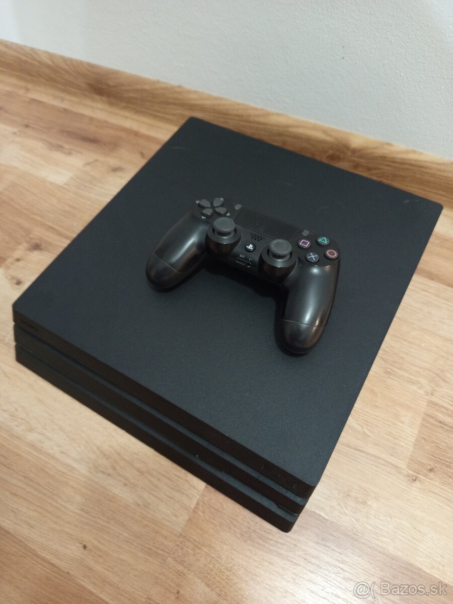 Predám Playstation 4 pro 1tb - 2