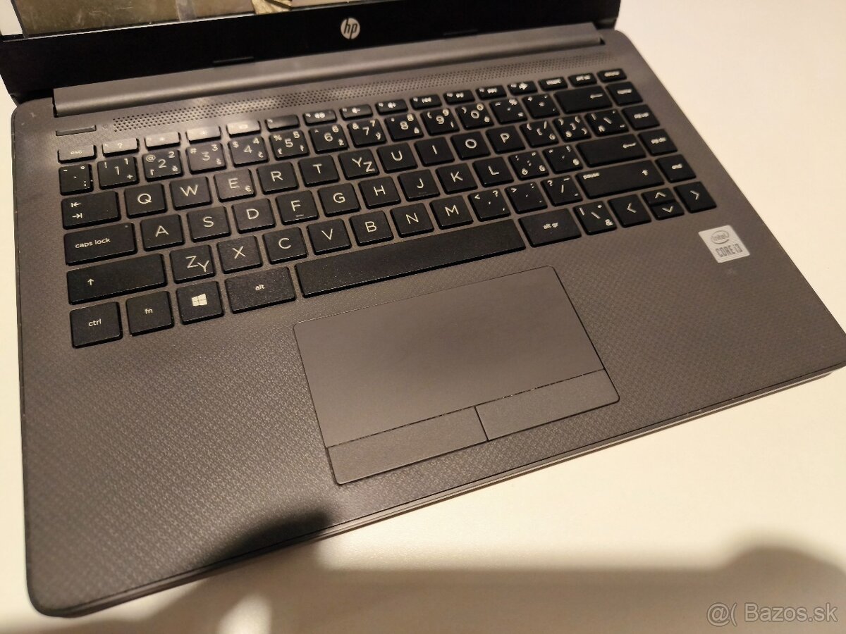 HP 240 G8 na díly - 2