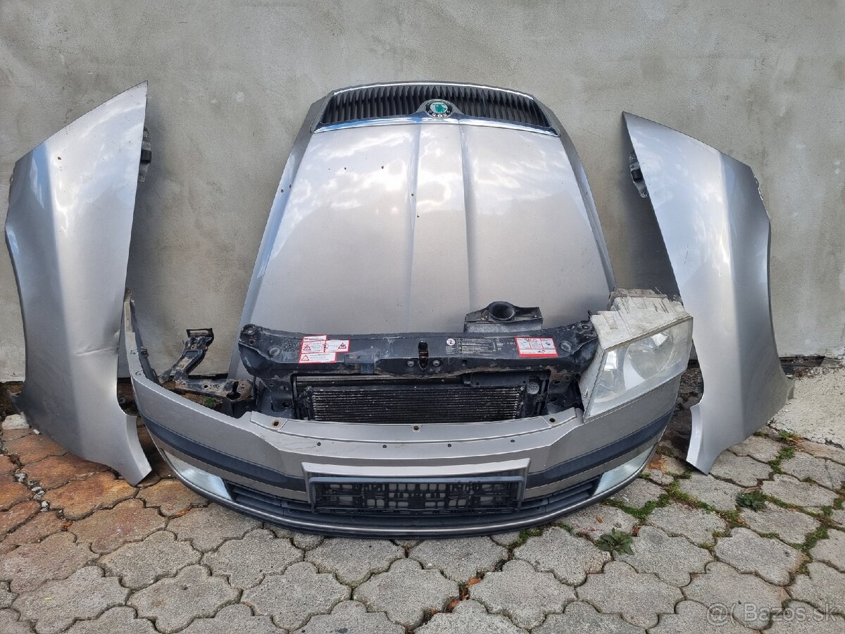 Škoda Octavia 2 Predok predný nárazník kapota - 2