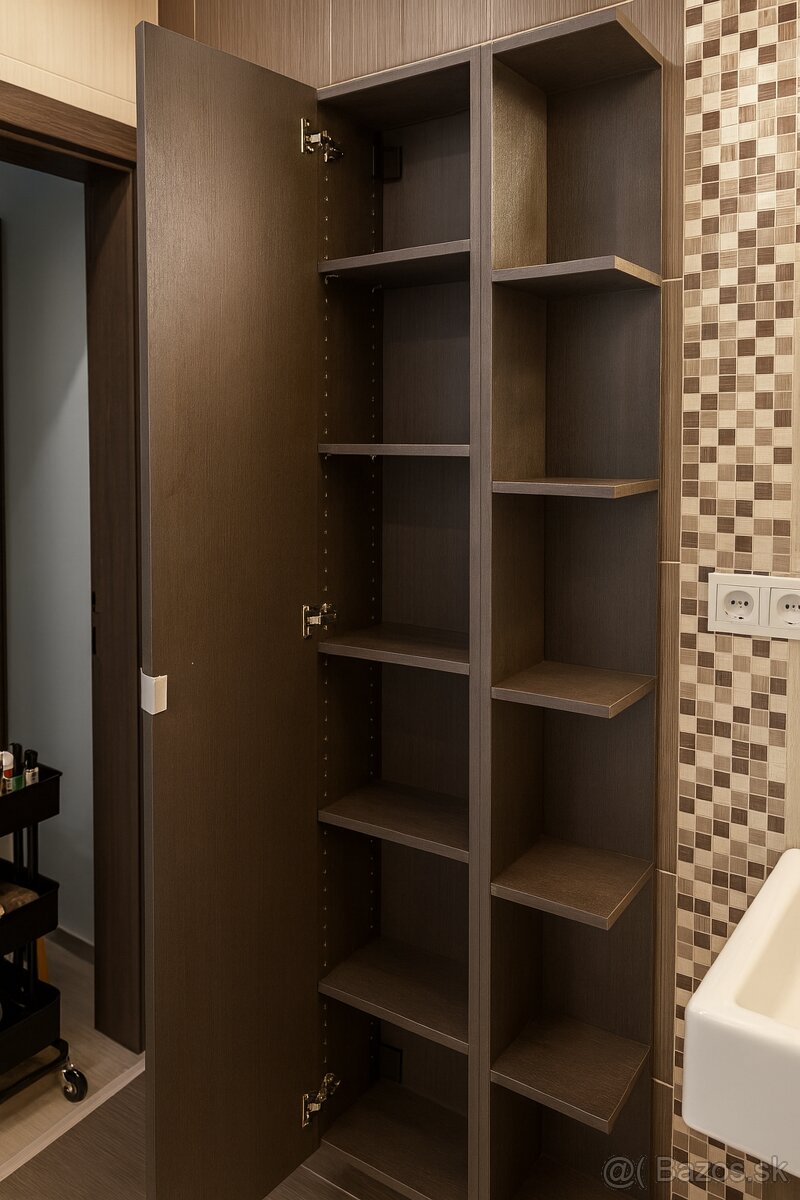 Kupelňová skrinka + umývadlo - 2