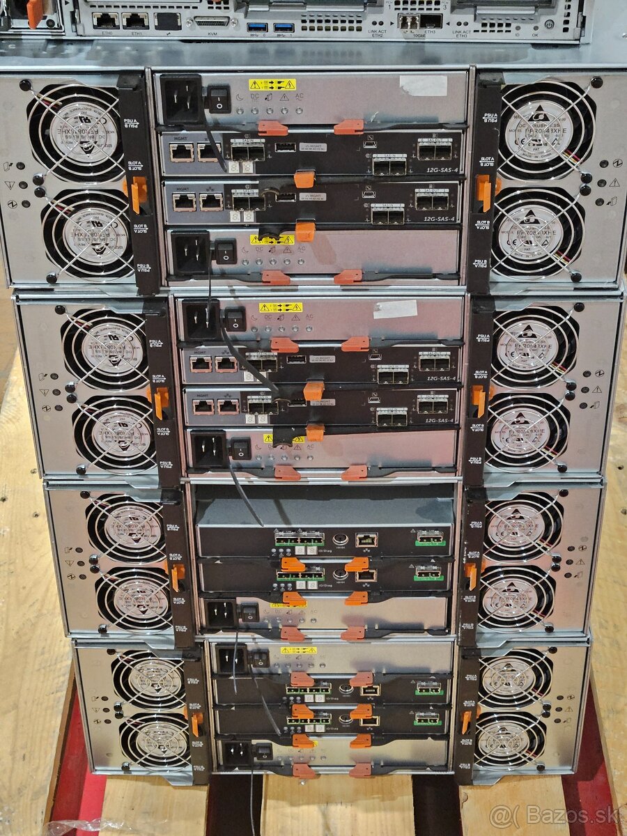 Dell PowerVault MD3060 - 60x3,5" HDD, SAS - 2