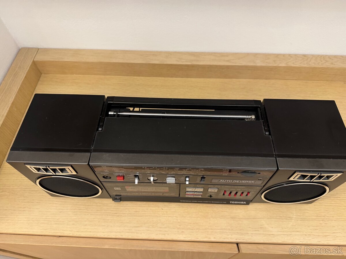 Predám TOSHIBA RT-7045 kazetový rádiomagnetofón - 2