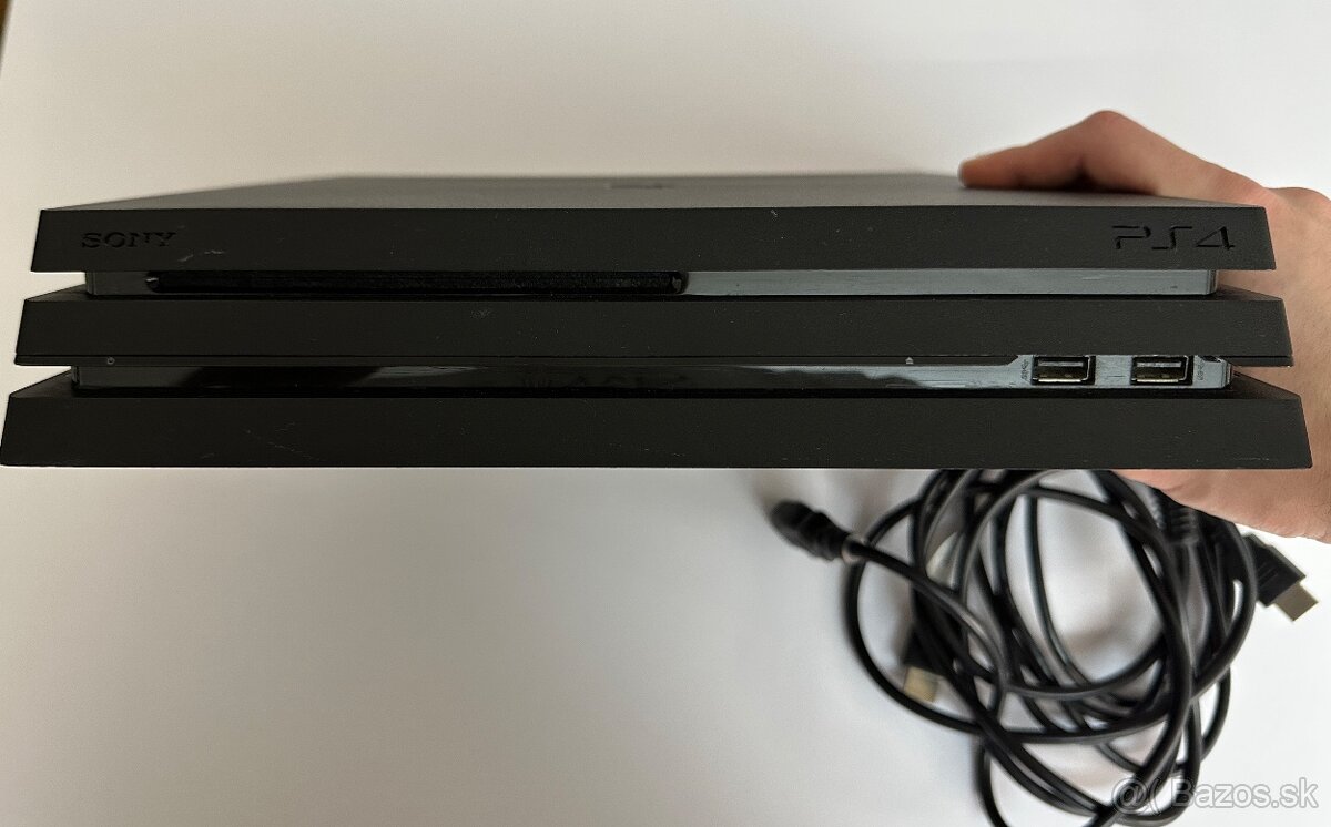 Playstation 4 PRO 1TB - 2