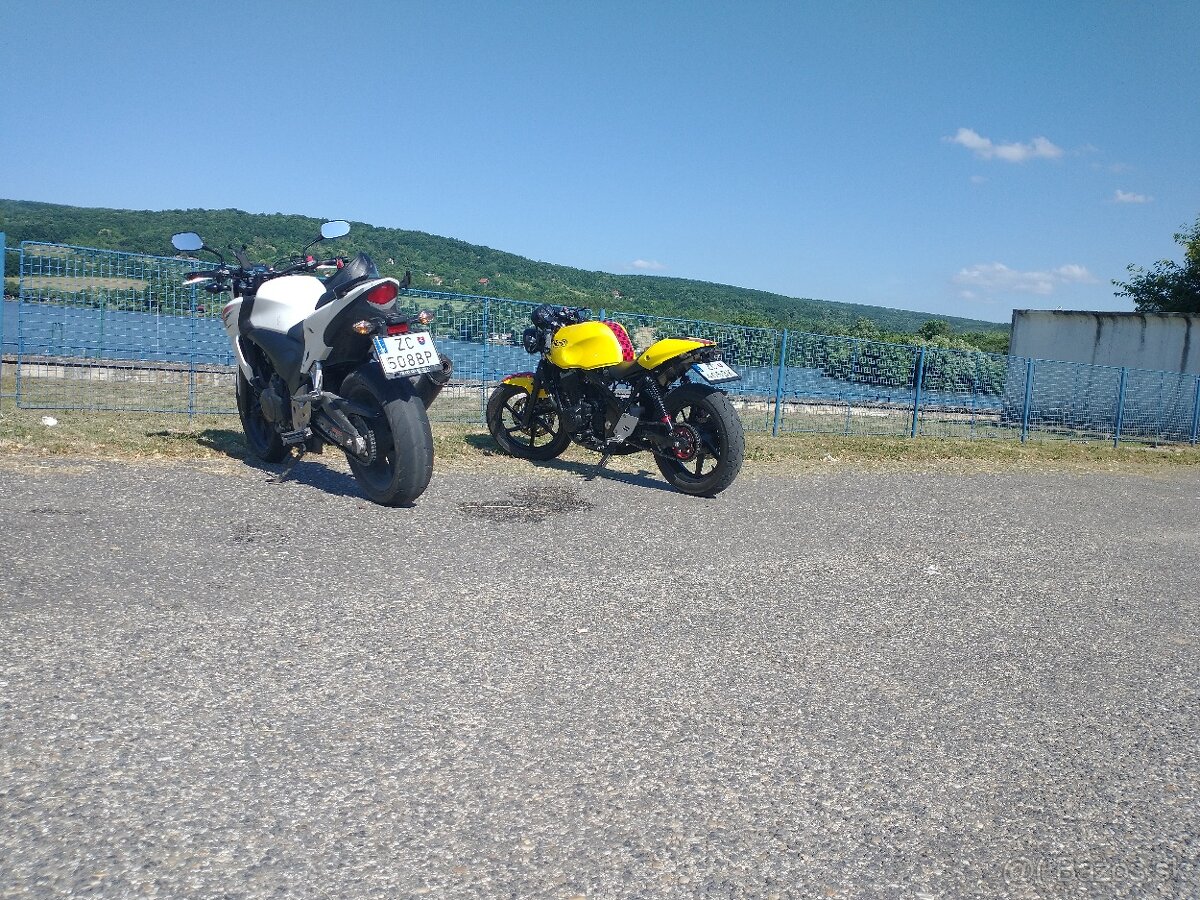 Honda CB - 2