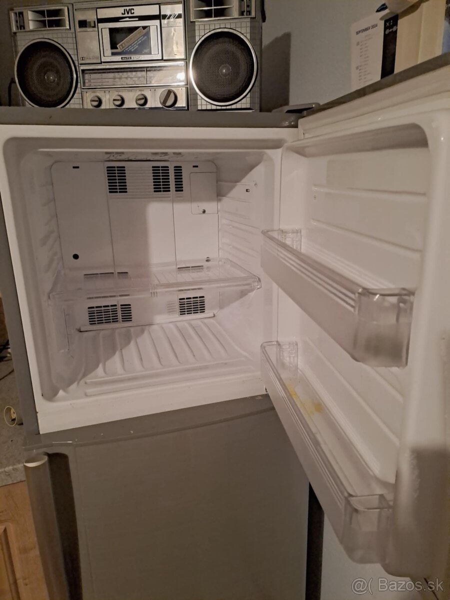 Chladnička kombinovaná SHARP - 2