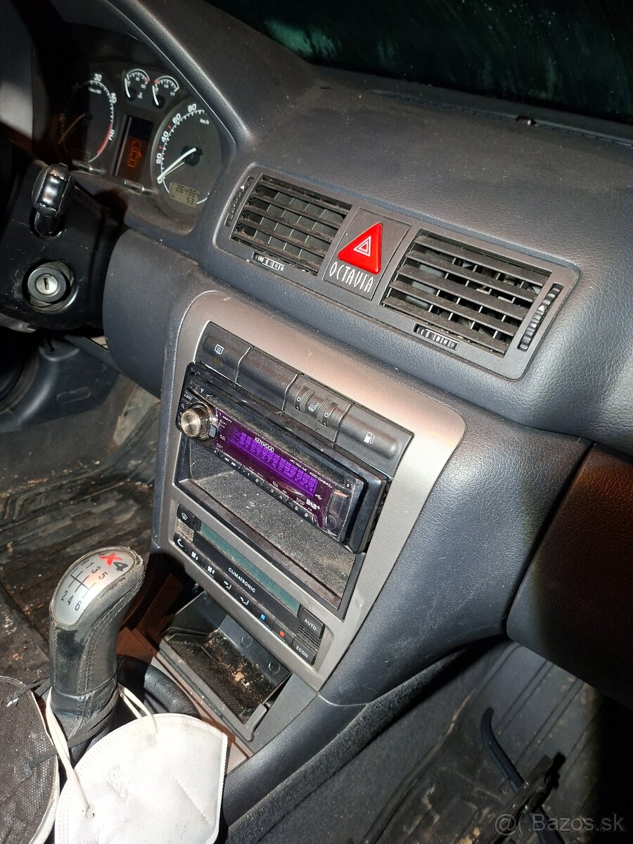rozpredam interier Skoda Octavia - 2