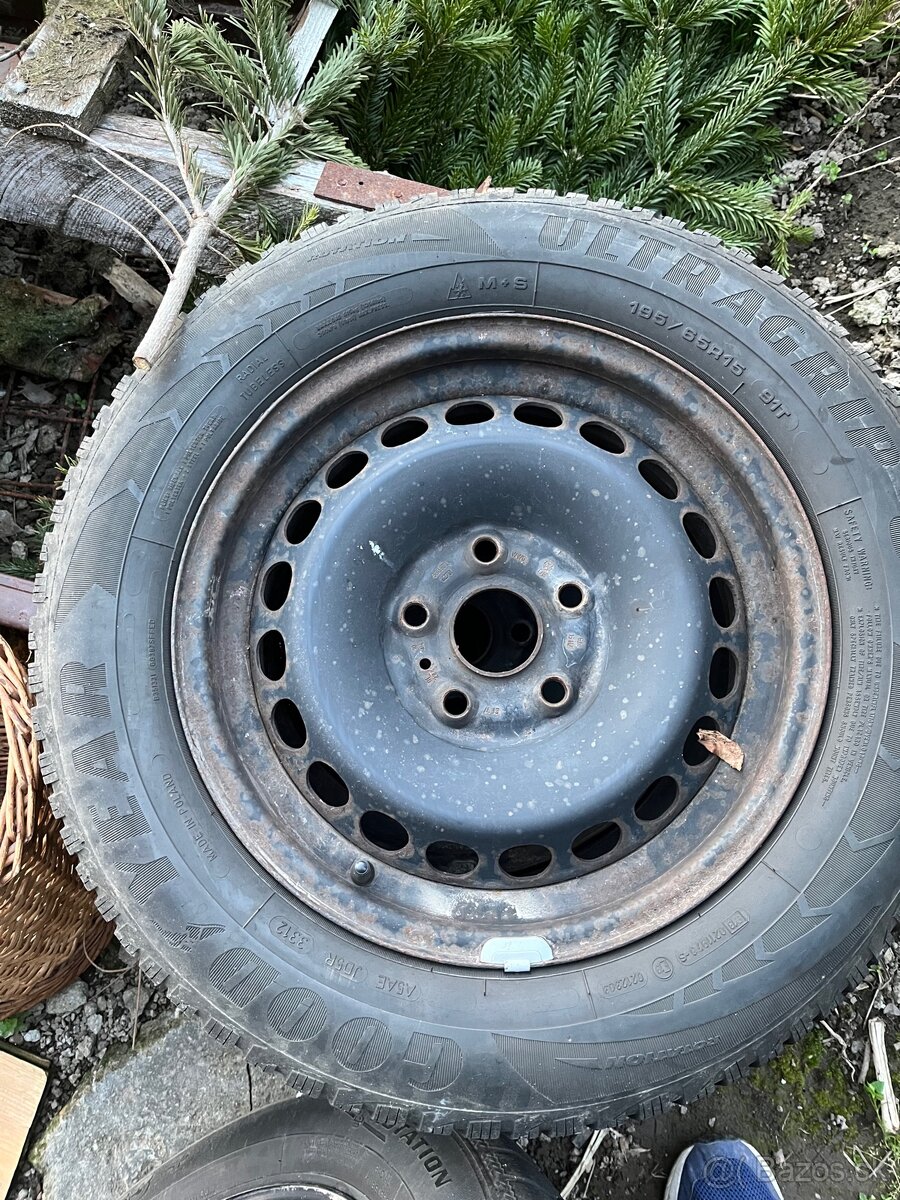 Zimné pneu s plechovými diskami - 2