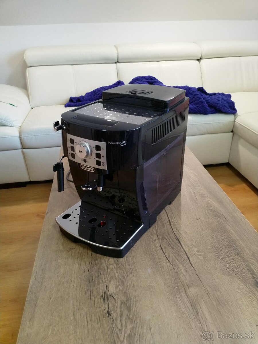 Kávovar Delonghi Magnifica S - 2