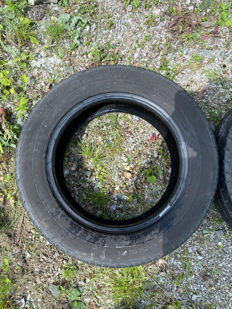 Predám 2ks letných pneumatík 195/65 R16C - 2