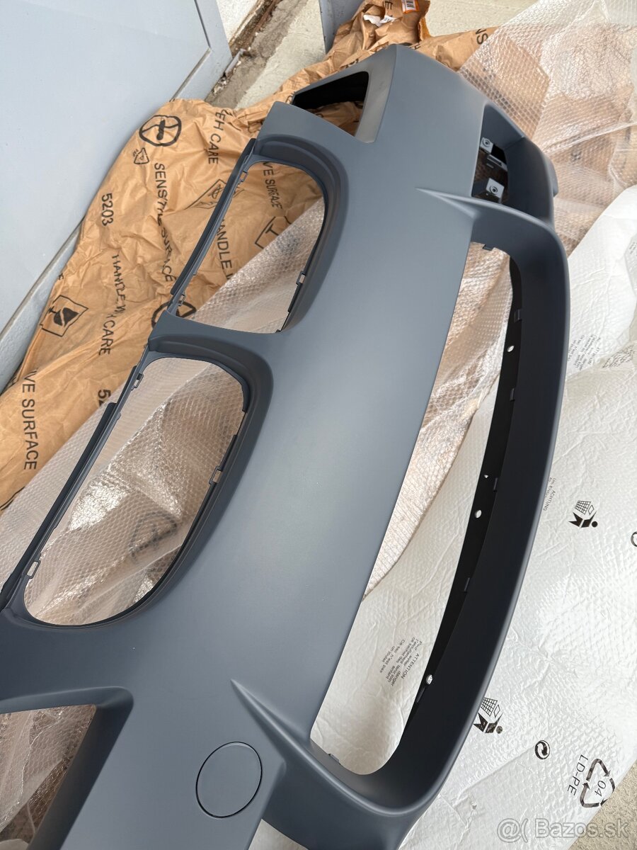 Predny M3 naraznik pre BMw E90 a E91 - 2