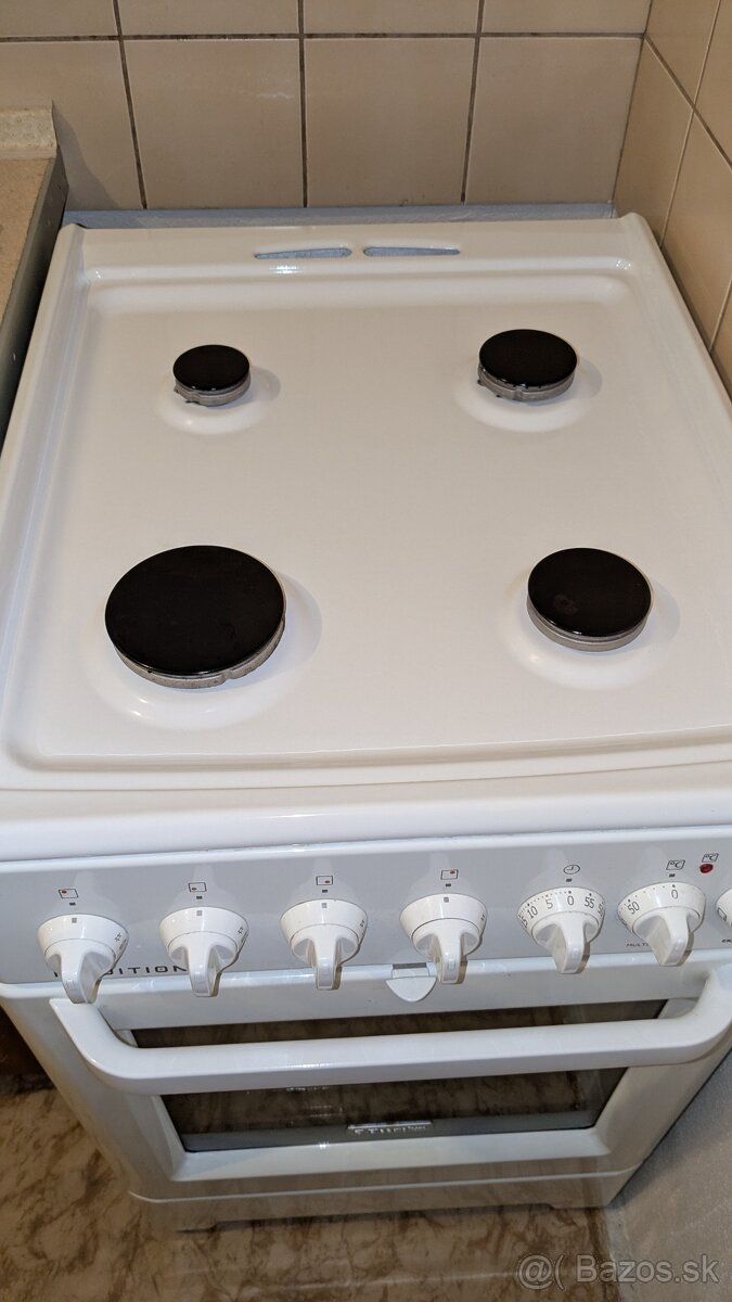 Rezervovane Kombinovany sporak Electrolux EKK511500 W - 2