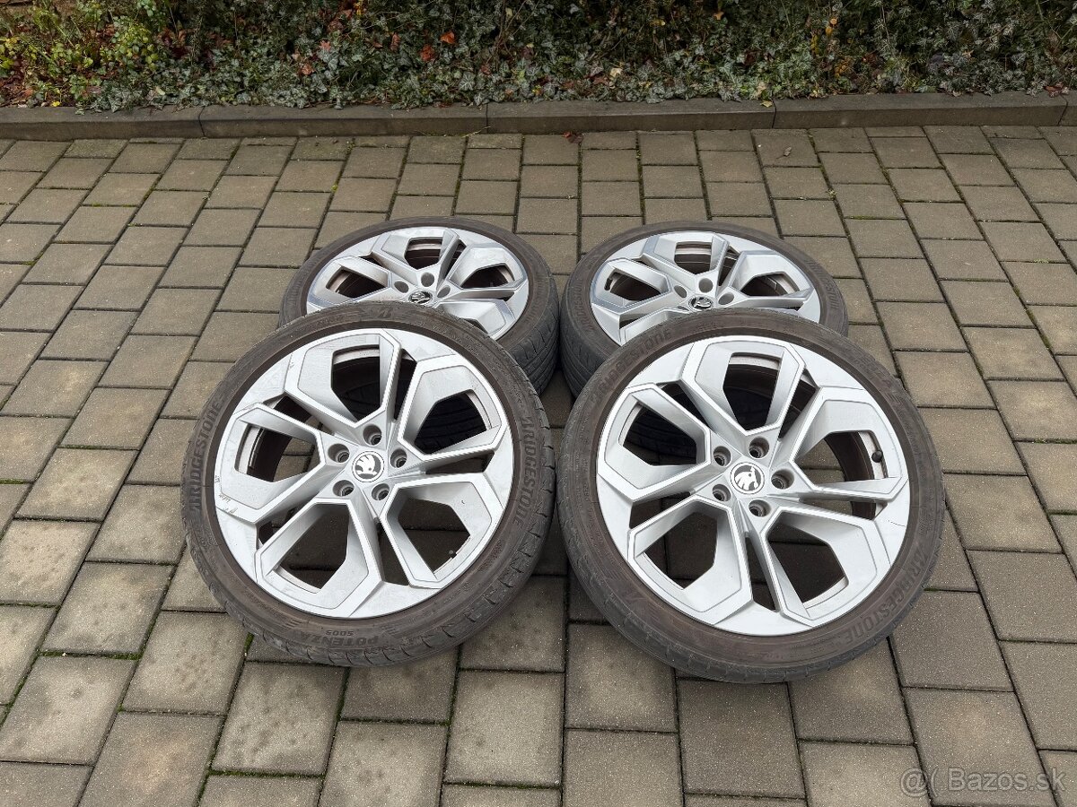 Letná sada Škoda Altair 19" + Brigestone 225/40 R19 - 2
