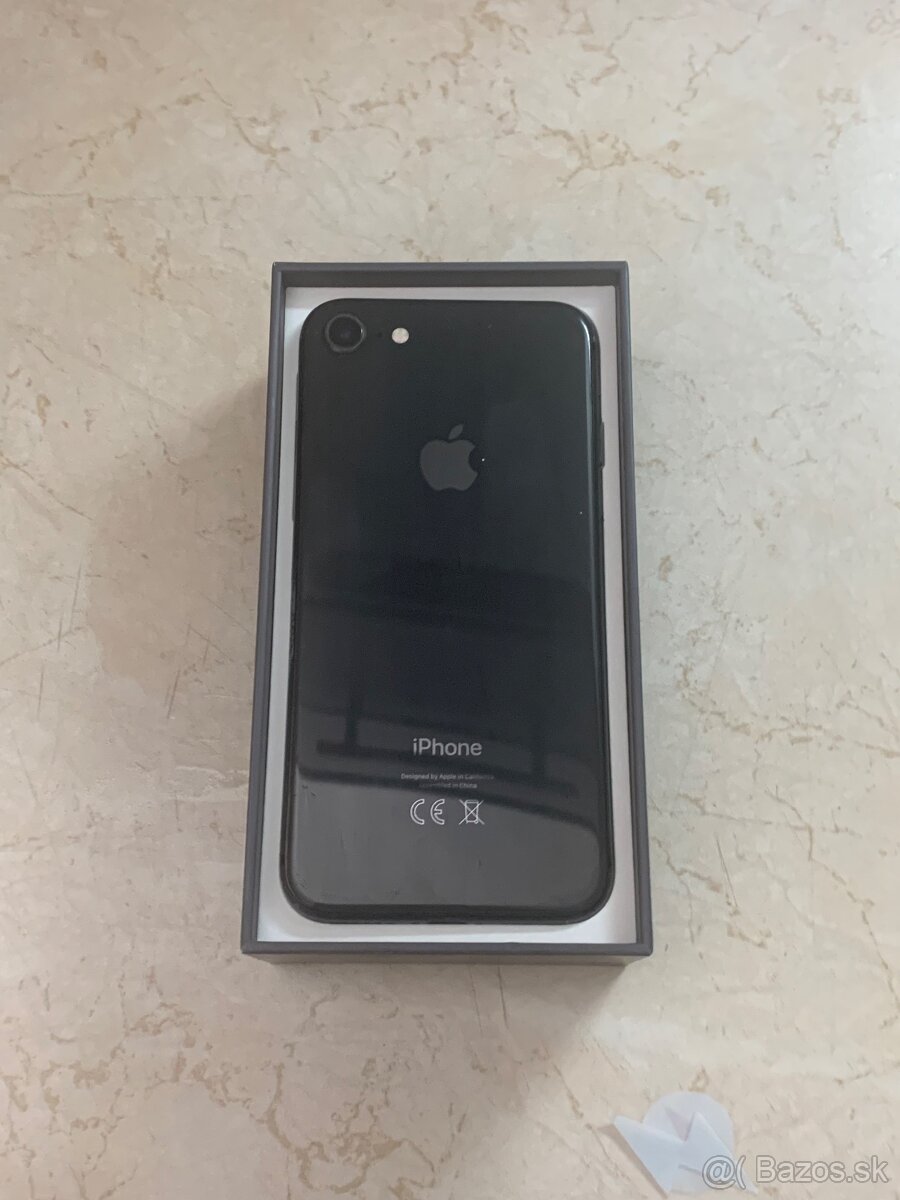 Predám iPhone 8 64GB - 2
