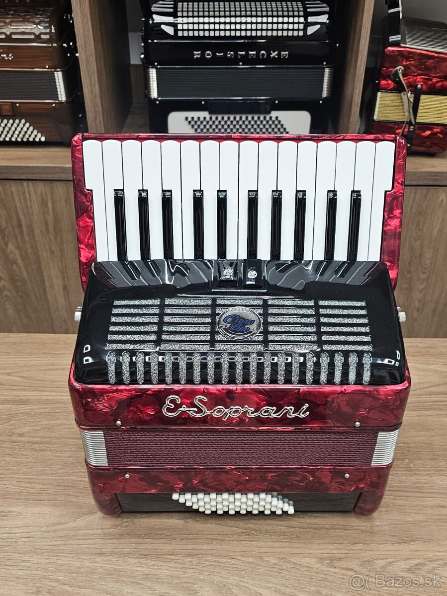 Novy akordeon E-soprani vhodny do ZUŠ - 2