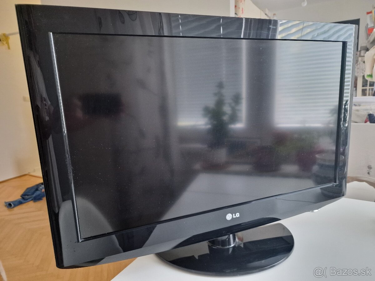 Predám televízor LG 32LD320 - 2