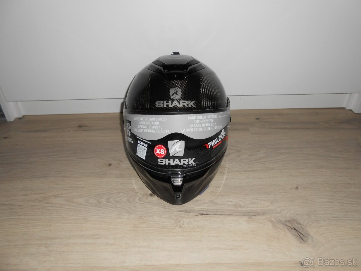 Predam krasnu novu karbonovu moto prilbu znacky SHARK SPARTA - 2