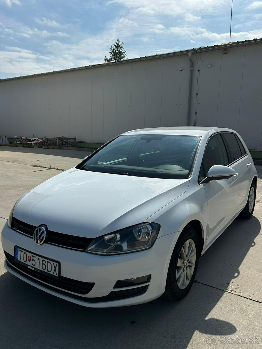 VW Golf 7 1,6 TDI 66kw, biela farba, manuál 5 r.v. 2014 - 2