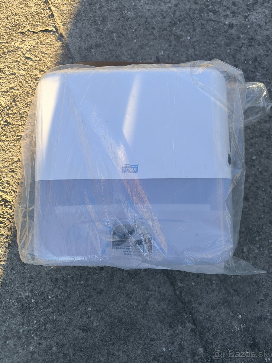 Plastovy zasobnik - 2