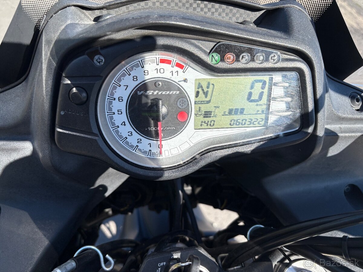 Suzuki V-Strom DL650 - 2