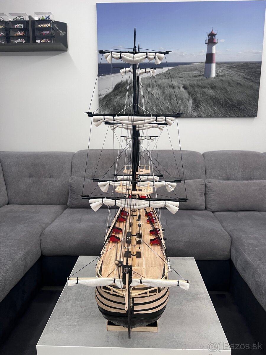 Dreveny model plachetnice. - 2