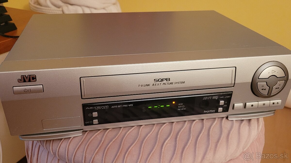 Videorekordér JVC HR-J587EU - 2