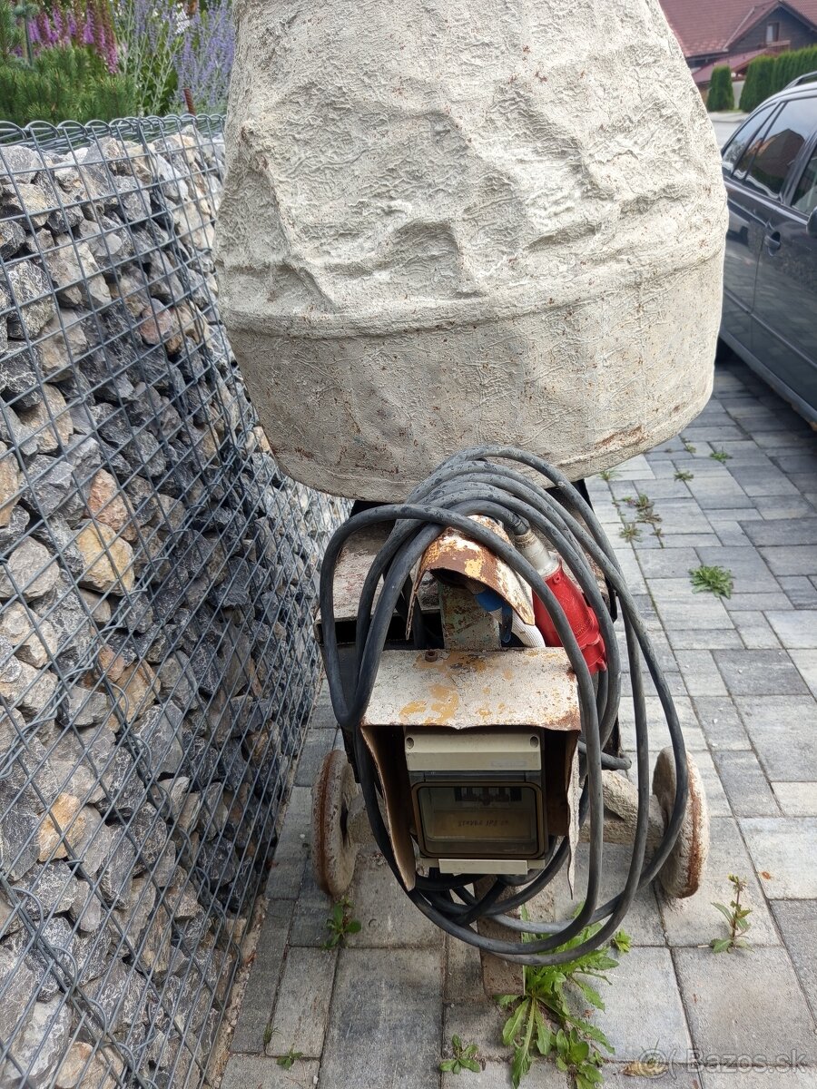Továrenská miesacka - 2