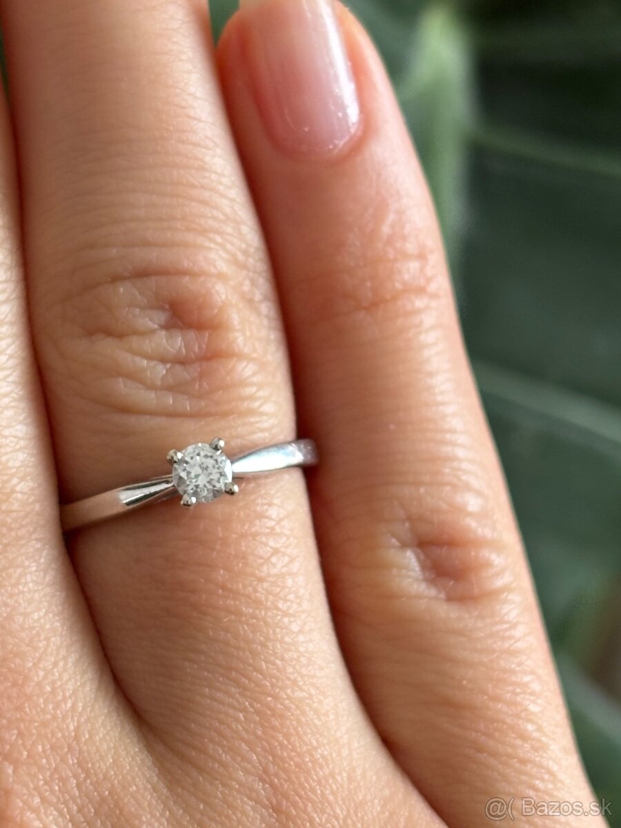 Zásnubný diamantový prsteň z bieleho zlata - 2