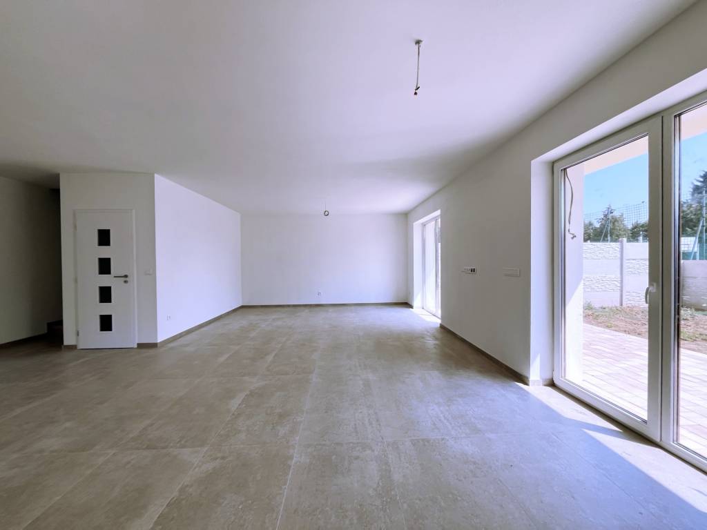 Úsporný 4 izbový poschodový rodinný dom - novostavba, Veľké - 2