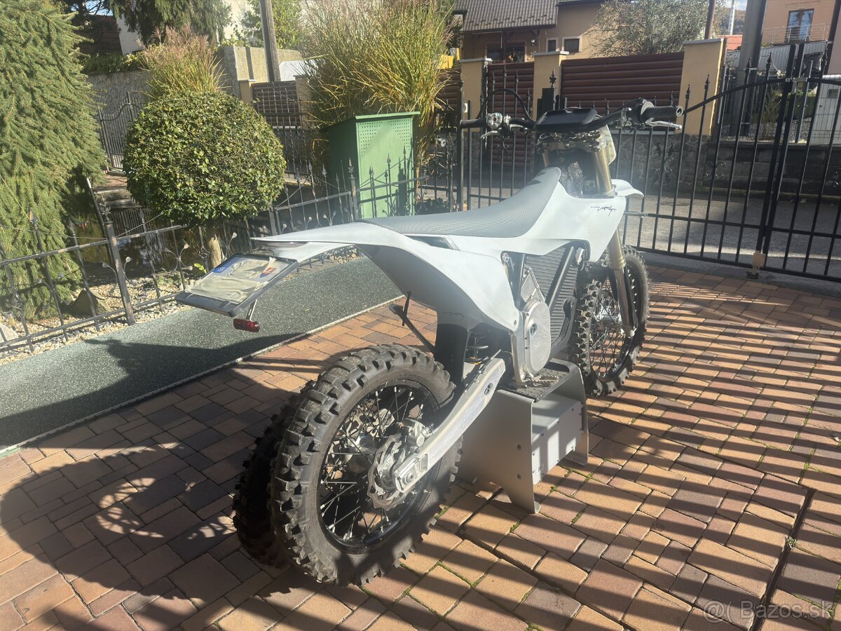 Stark Varg Ex 80HP - 2