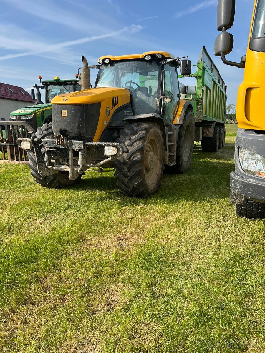 Predám JCB Fastrac 7230. Rok 2013 . Cca 21000mth. - 2