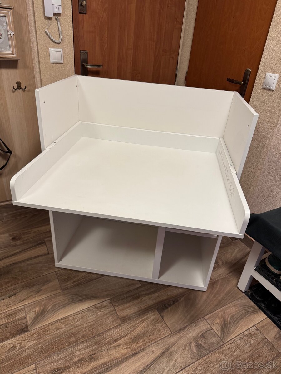 Predám prebaľovací pult/detský stôl - 2