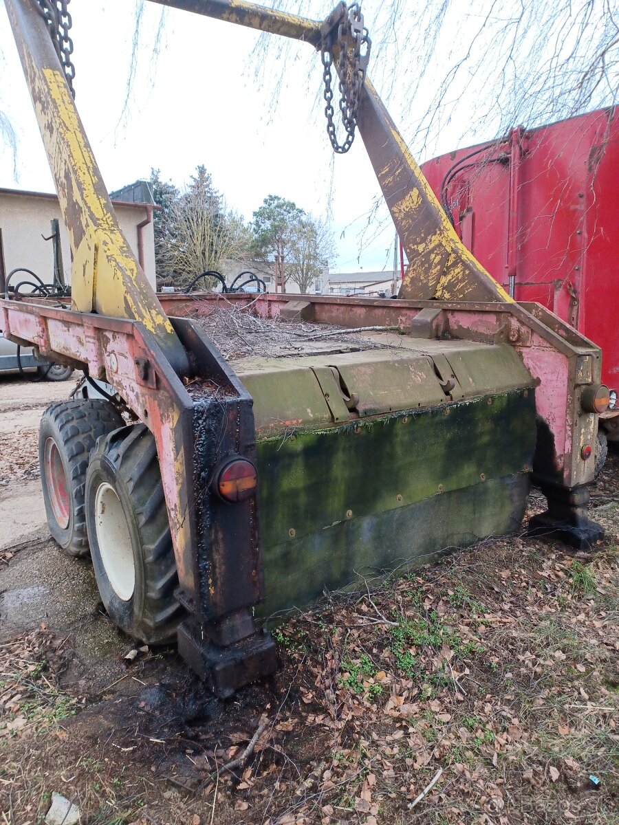 Návesný nosič kontajnerov - 2