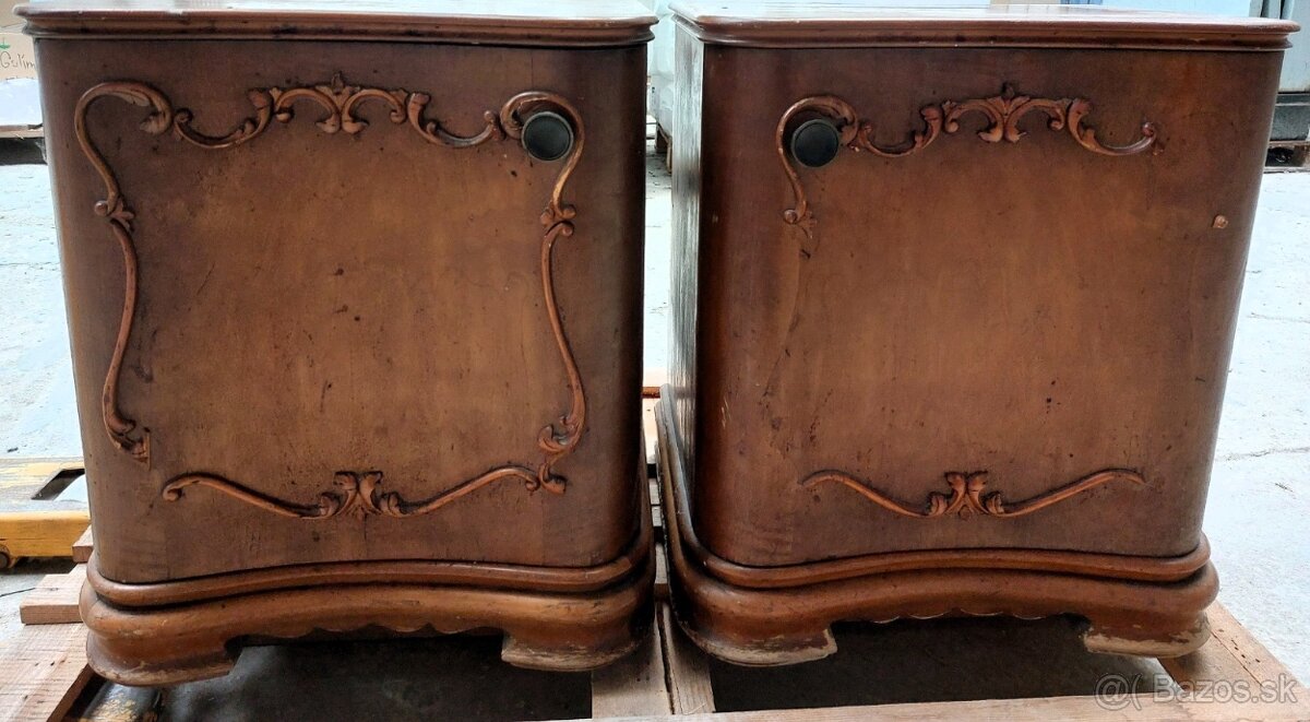 Krásny starodávny stôl - 2