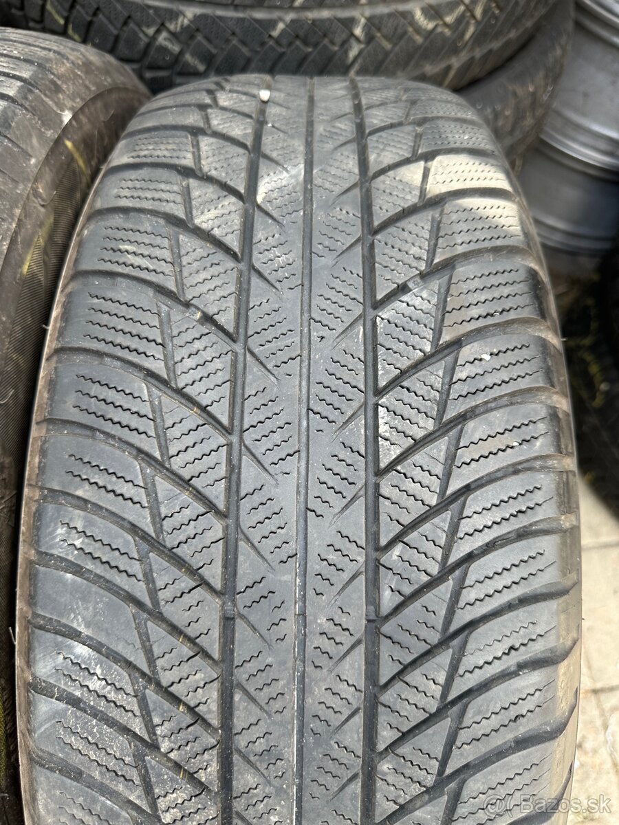 225/60 R18 zimne Brigestone - 2