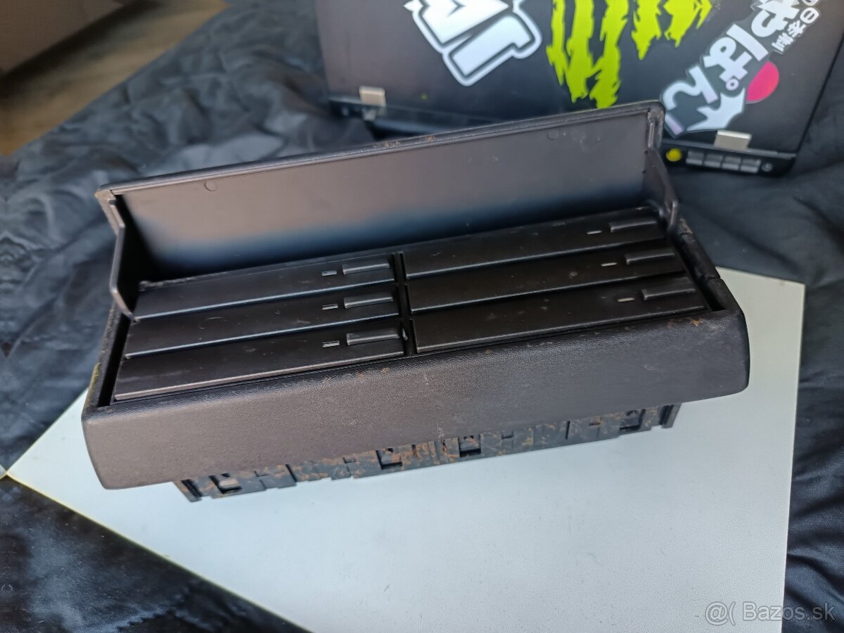 Bmw e36 box na kazety - 2