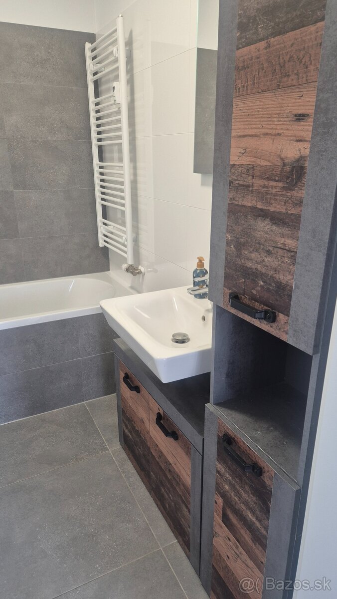 3-izbovy byt nezariadeny s garažovym statim - 2