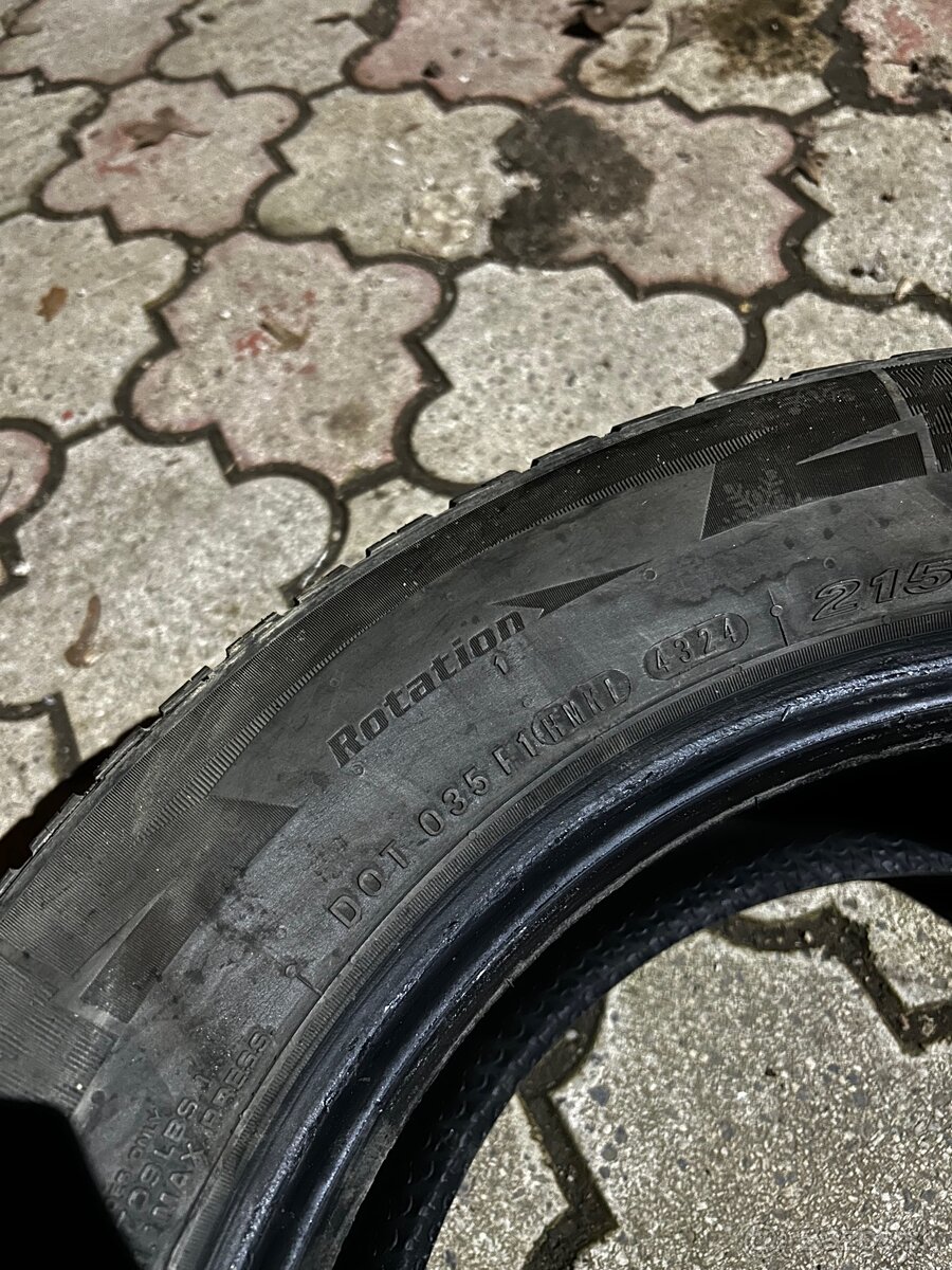 Predám zimné pneumatiky 215/60 r16 - 2