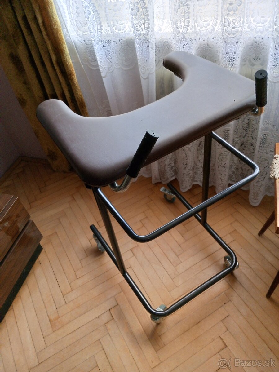 Pomôcka na chodenie - 2