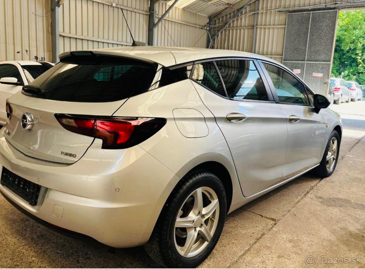 Opel Astra 1.4 Turbo SK ŠPZ - 2