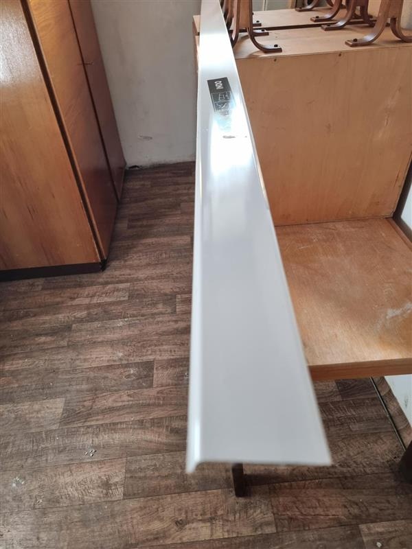 Listy, podlahove, nove, biele, 20 m - 2