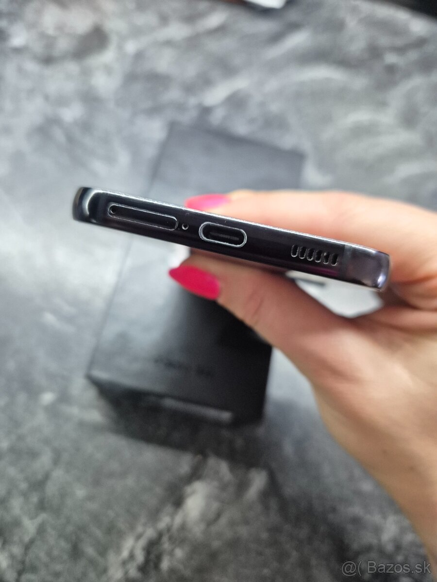Samsung Galaxy S22 - 2