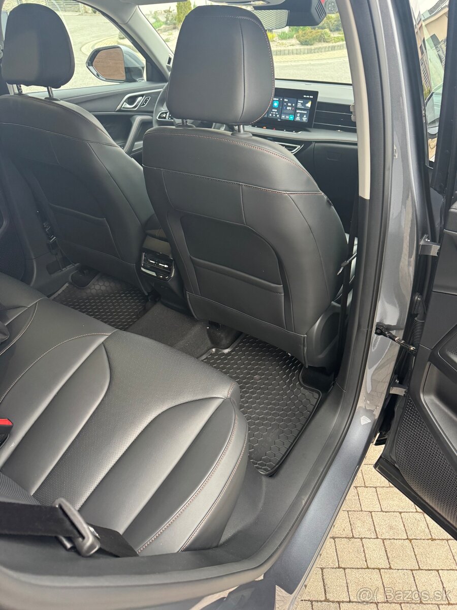 MG HS Hybrid+, 9/2025, 3300 km - 2